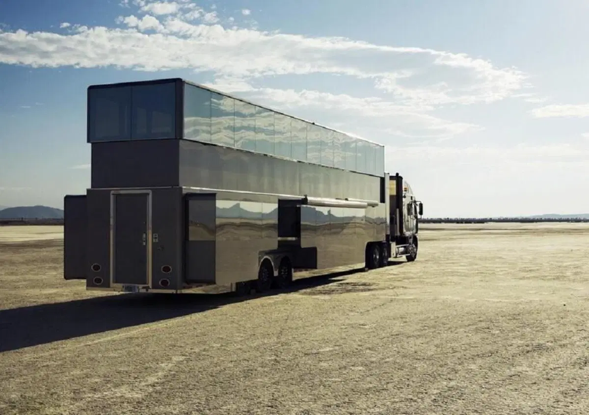 Il camper da record di Will Smith è un trionfo del lusso da 2,5 milioni di dollari
