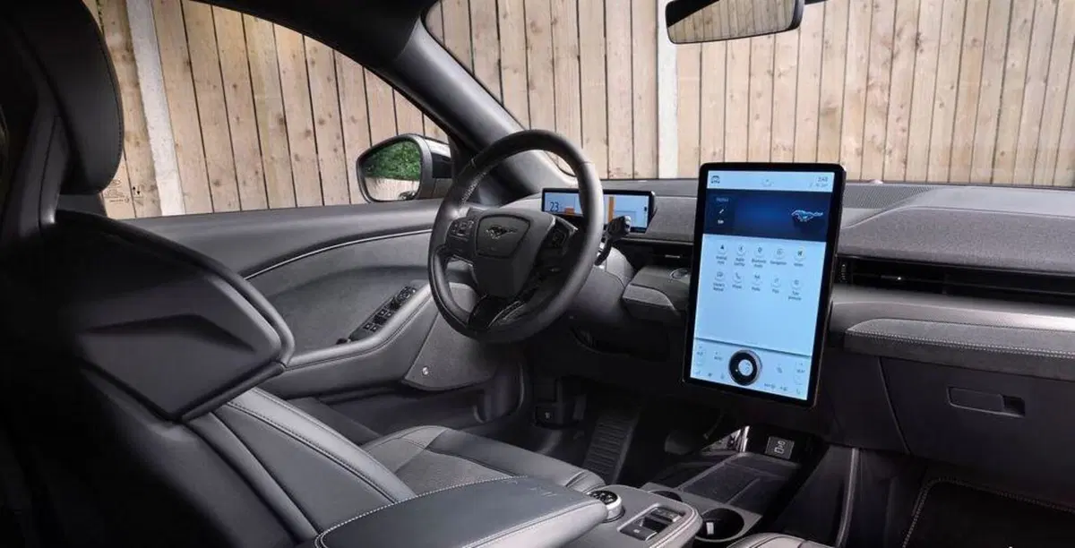 Mustang Mach-E GT, partono gli ordini online (16)