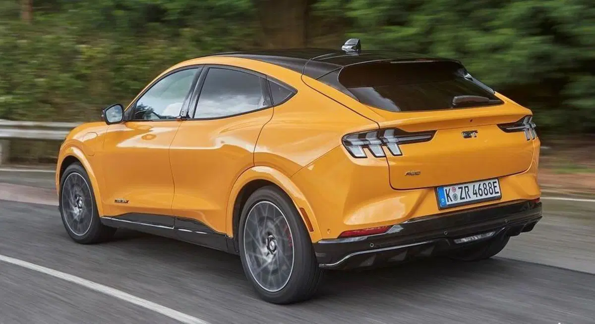 Mustang Mach-E GT, partono gli ordini online (4)