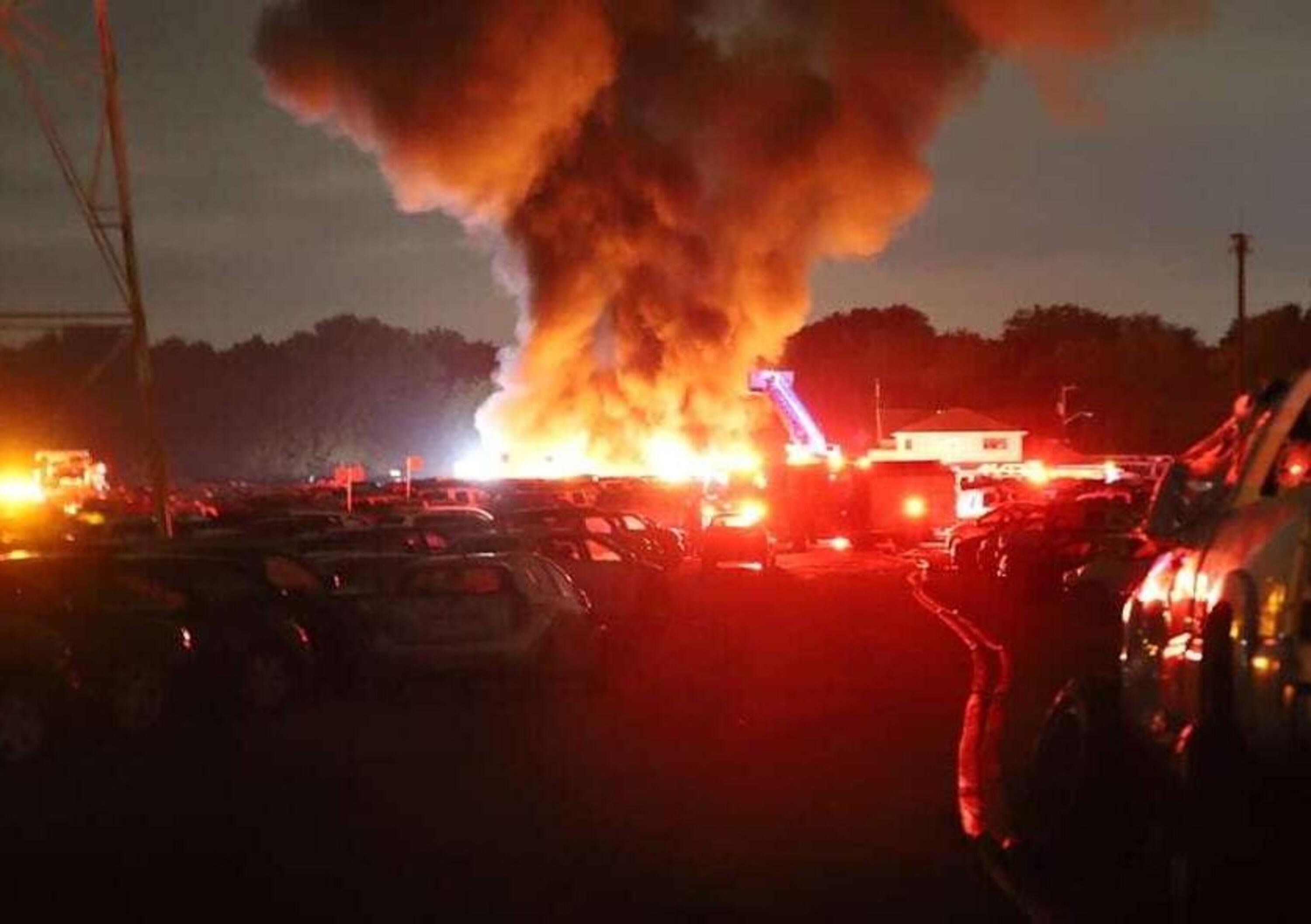 Indianapolis, 40 auto destinate ad andare all&#039;asta distrutte dal fuoco 