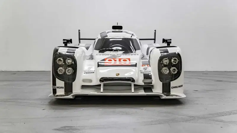  Sotheby's mette all'asta la Porsche 919 Hydrid in versione showcar