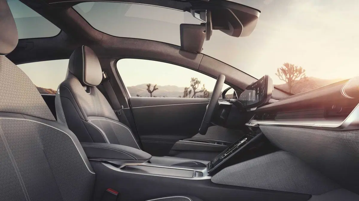 La rivale della Model S arriva dagli USA (14)