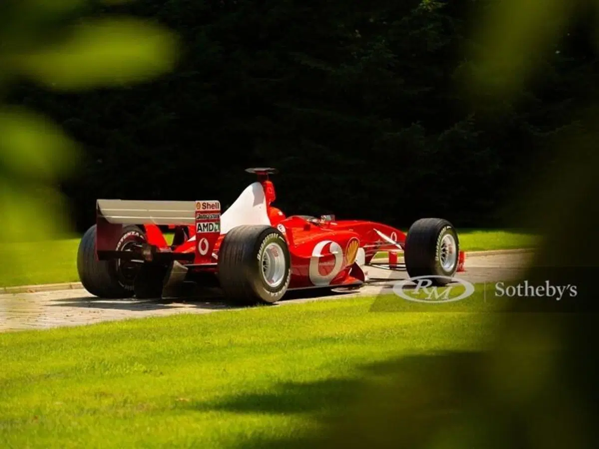 Una Ferrari F2003-GA in vendita a Londra  (3)