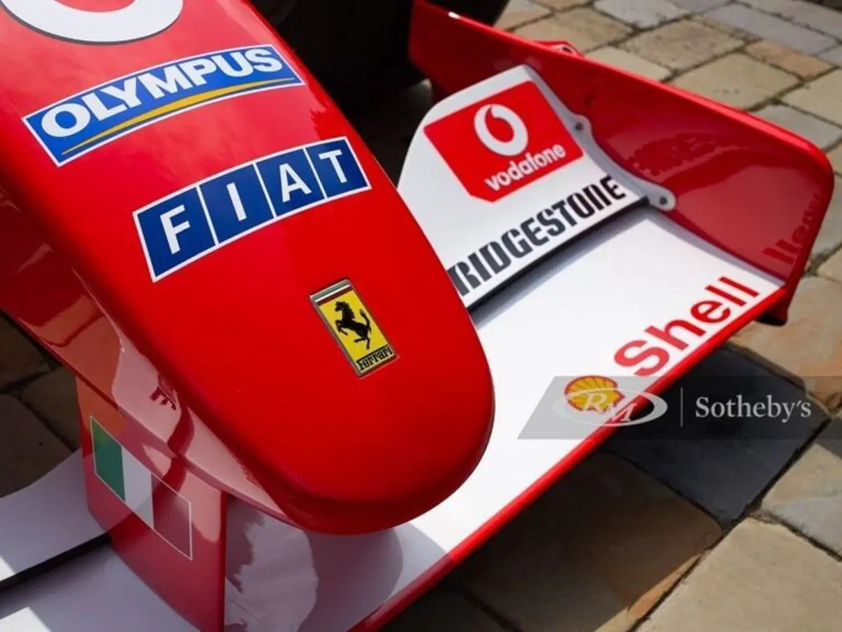 Una Ferrari F2003-GA in vendita a Londra  (6)
