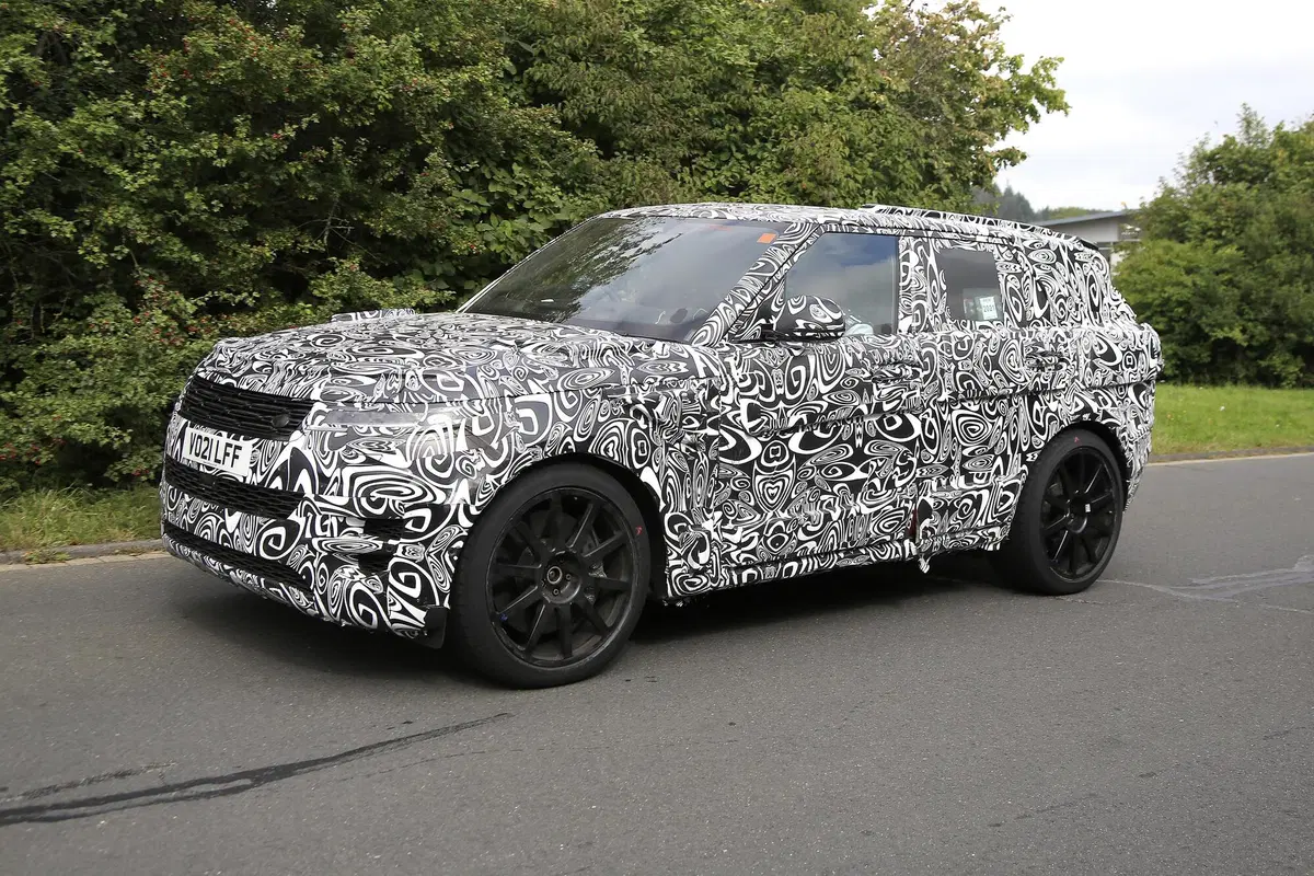Range Rover Sport SVR, le foto spia  (5)
