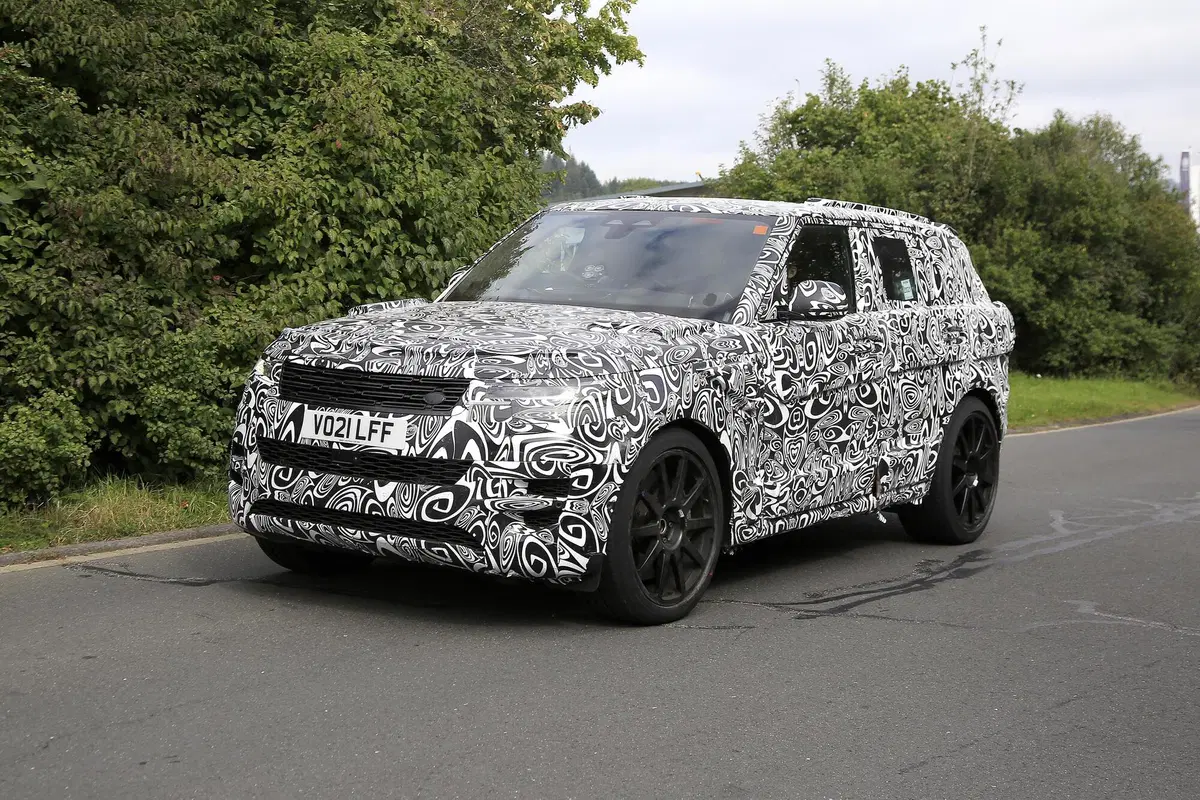 Range Rover Sport SVR, le foto spia  (6)