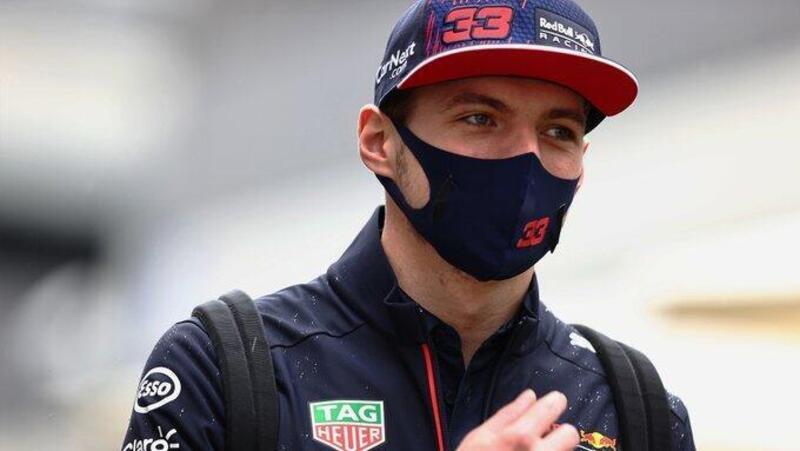 F1, Verstappen: &quot;Non dormo la notte perch&eacute; sento la pressione di Hamilton&quot;