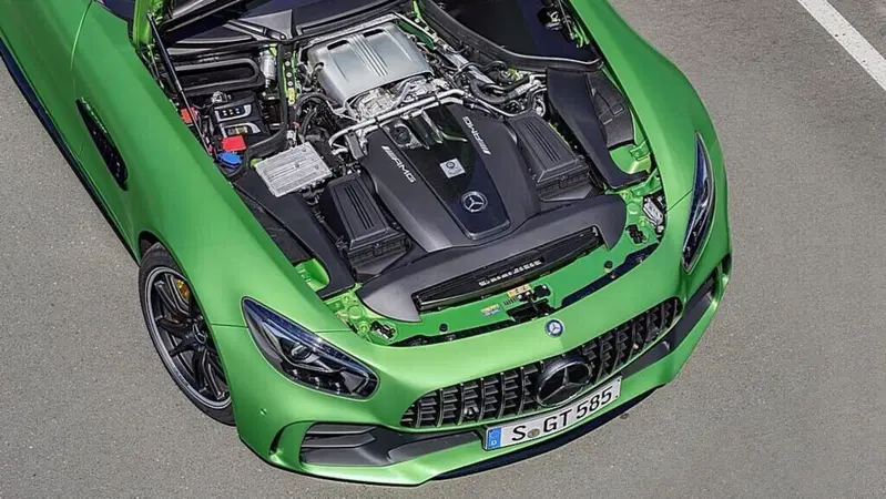 Mercedes, lunga vita al V8? 