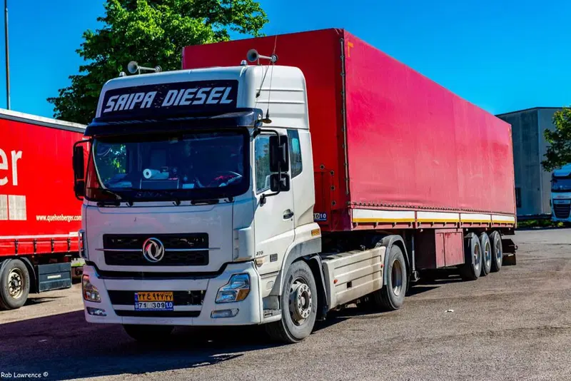 Nuova minaccia di blocco per i trasporti in Italia: sciopero contro Green Pass del 15 ottobre anche nei porti