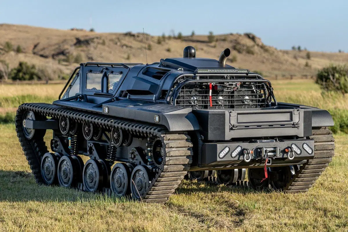 Voglia di off road? Ecco il nuovo carro armato extralusso (6)