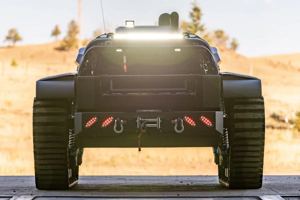 Voglia di off road? Ecco il nuovo carro armato extralusso (10)