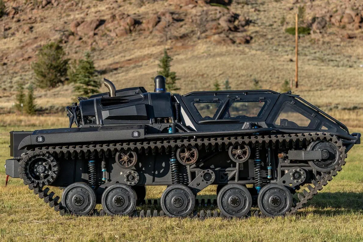 Voglia di off road? Ecco il nuovo carro armato extralusso (5)