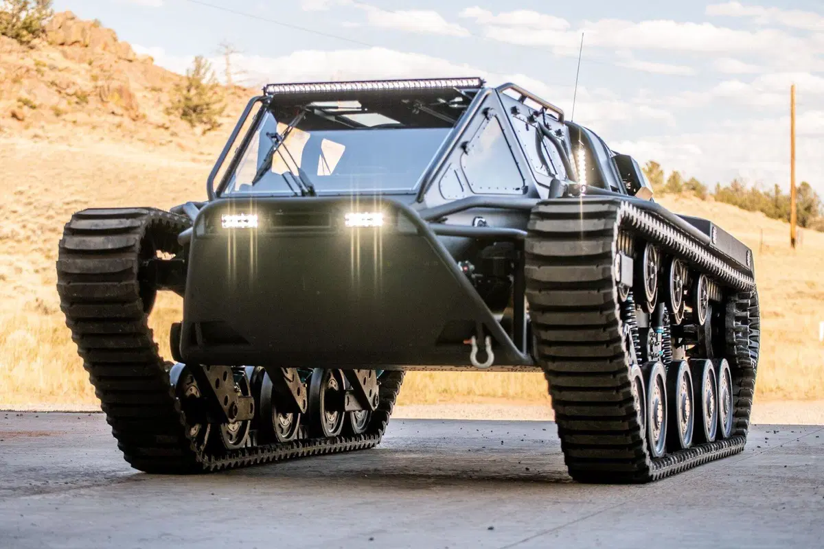 Voglia di off road? Ecco il nuovo carro armato extralusso (2)