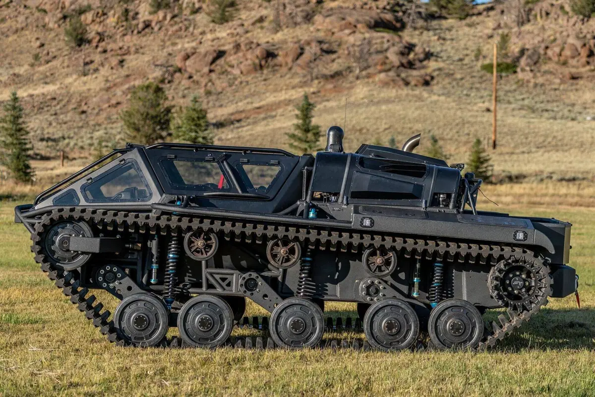 Voglia di off road? Ecco il nuovo carro armato extralusso (4)