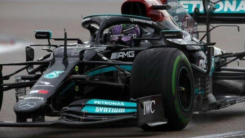 F1, Hamilton: &quot;Spero che la macchina non abbia riportato danni&quot;