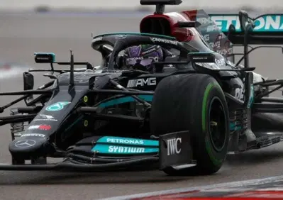 F1, Hamilton: Spero che la macchina non abbia riportato danni
