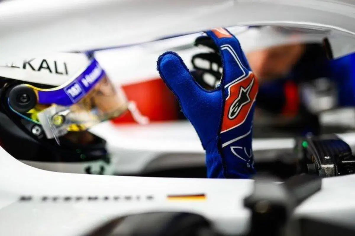 F1, GP Russia 2021: 100° vittoria per Hamilton (9)