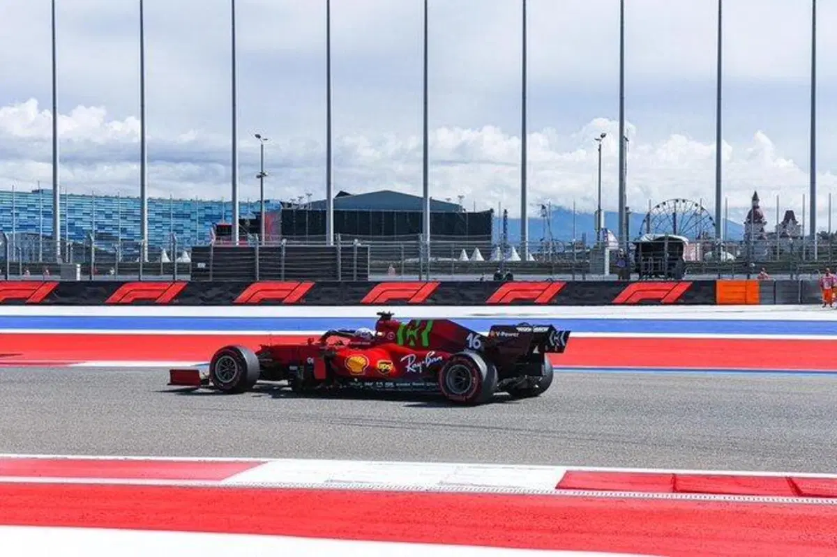 F1, GP Russia 2021: 100° vittoria per Hamilton (59)