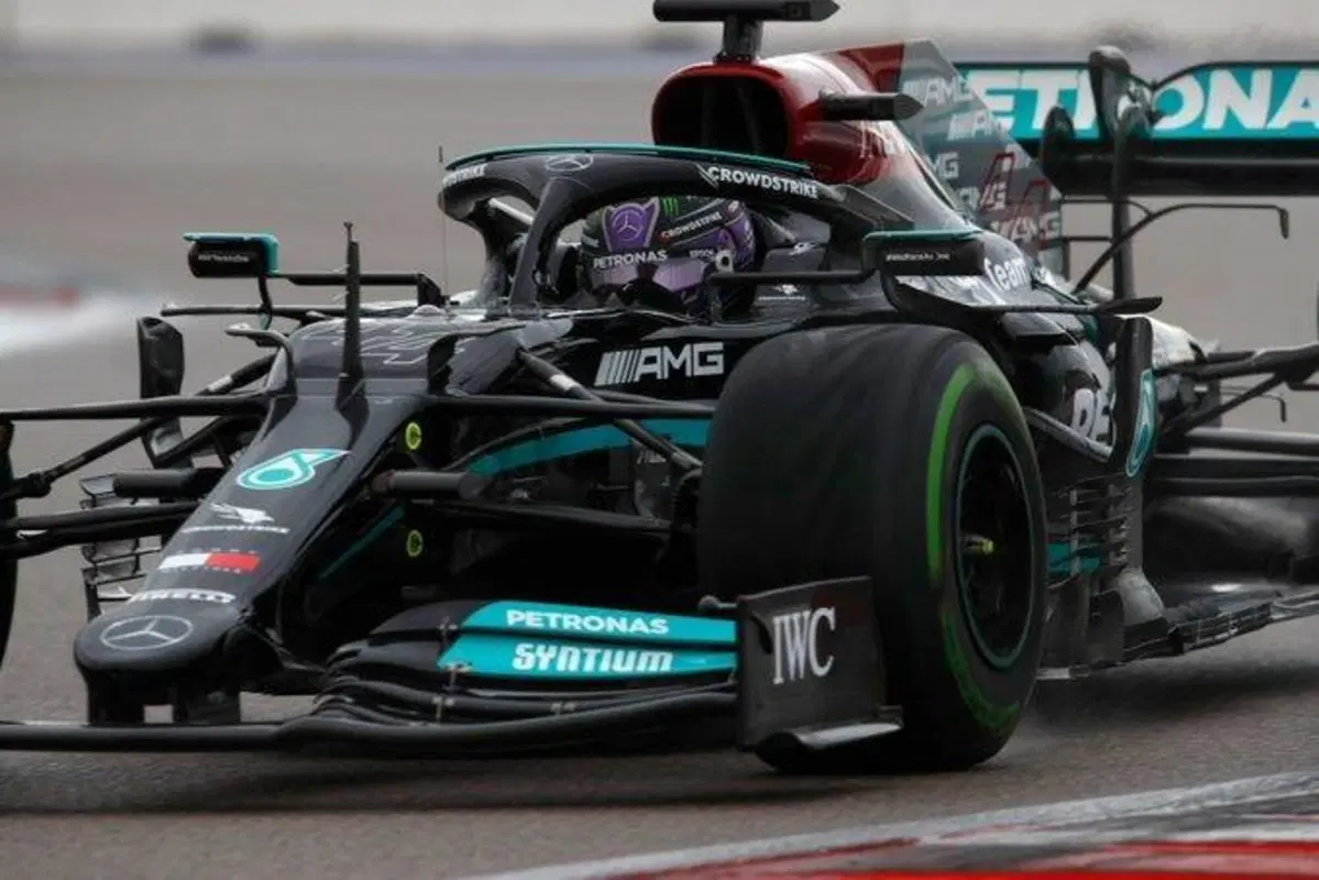F1, GP Russia 2021: 100° vittoria per Hamilton (82)
