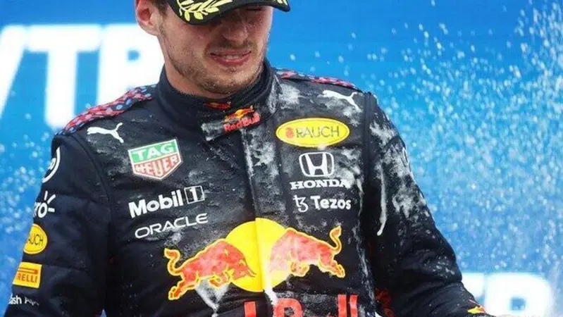 F1, Verstappen: "Avrei firmato per il secondo posto"