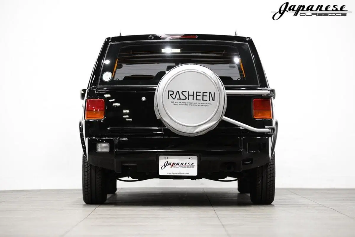 Una rara Nissan Rasheen del 1995 in vendita  (8)