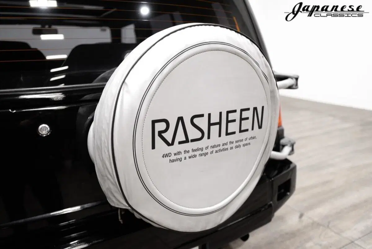Una rara Nissan Rasheen del 1995 in vendita  (10)