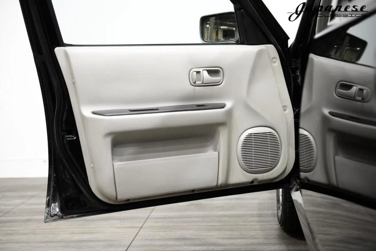 Una rara Nissan Rasheen del 1995 in vendita  (21)