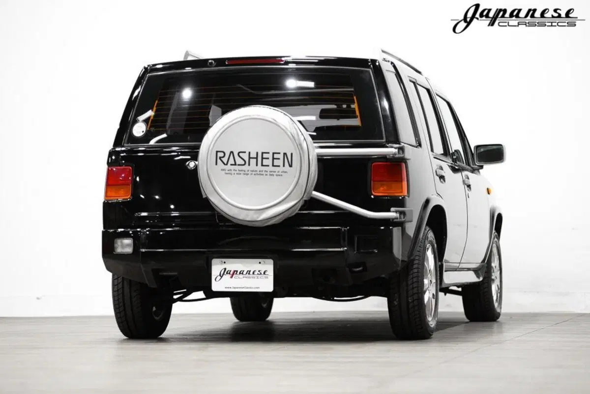 Una rara Nissan Rasheen del 1995 in vendita  (9)