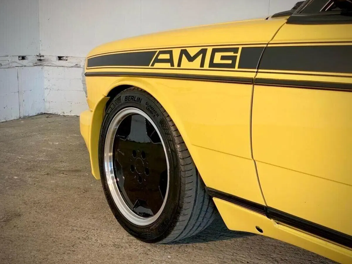 In vendita su Ebay una Mercedes 280CE AMG con kit Zender  (3)