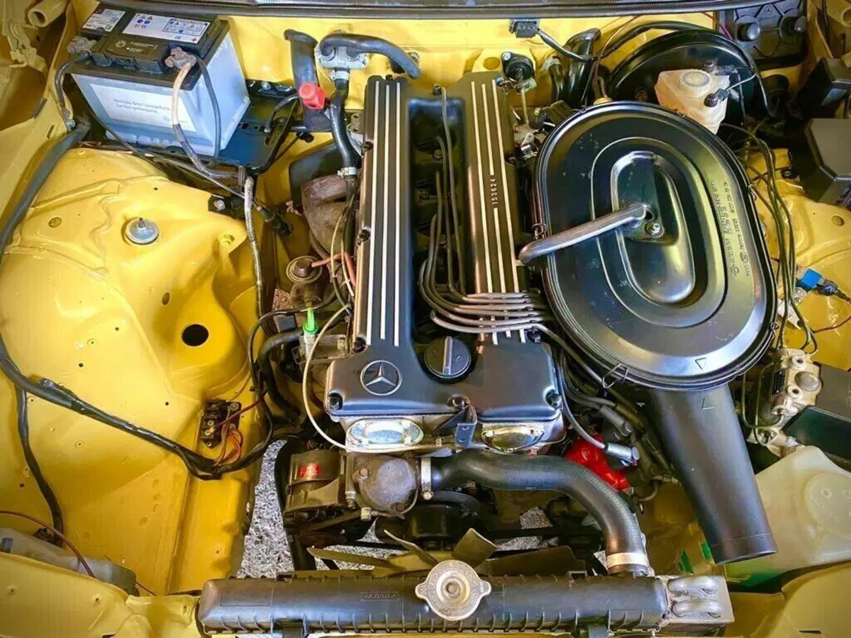 In vendita su Ebay una Mercedes 280CE AMG con kit Zender  (10)