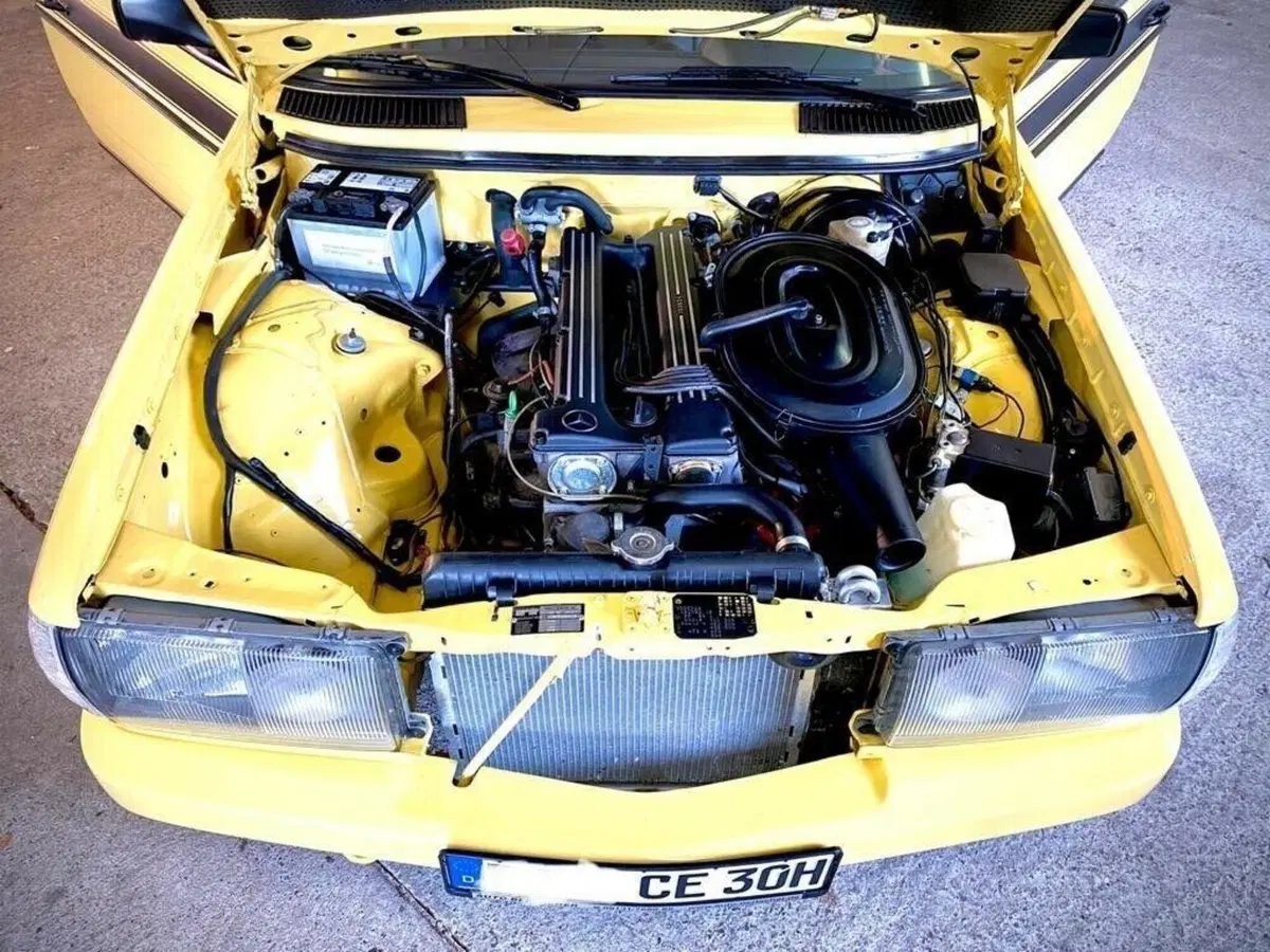 In vendita su Ebay una Mercedes 280CE AMG con kit Zender  (9)