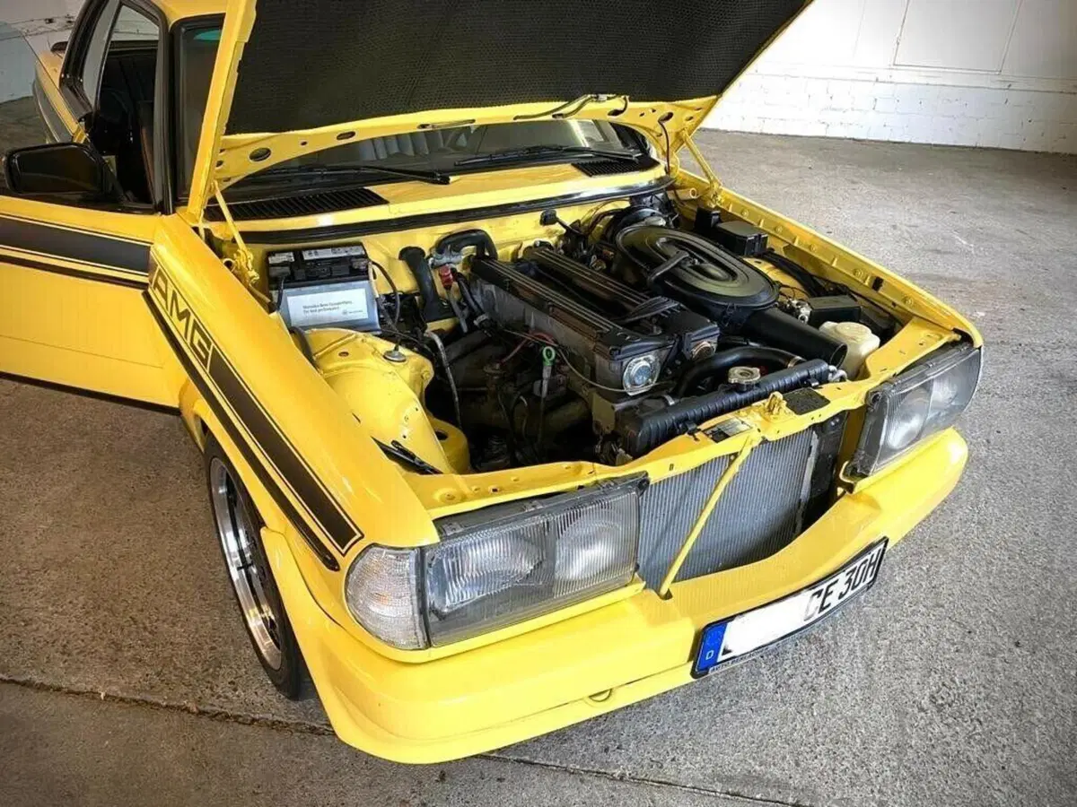 In vendita su Ebay una Mercedes 280CE AMG con kit Zender  (8)
