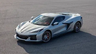 Nuova Chevrolet Corvette Z06, prime immagini ufficiali