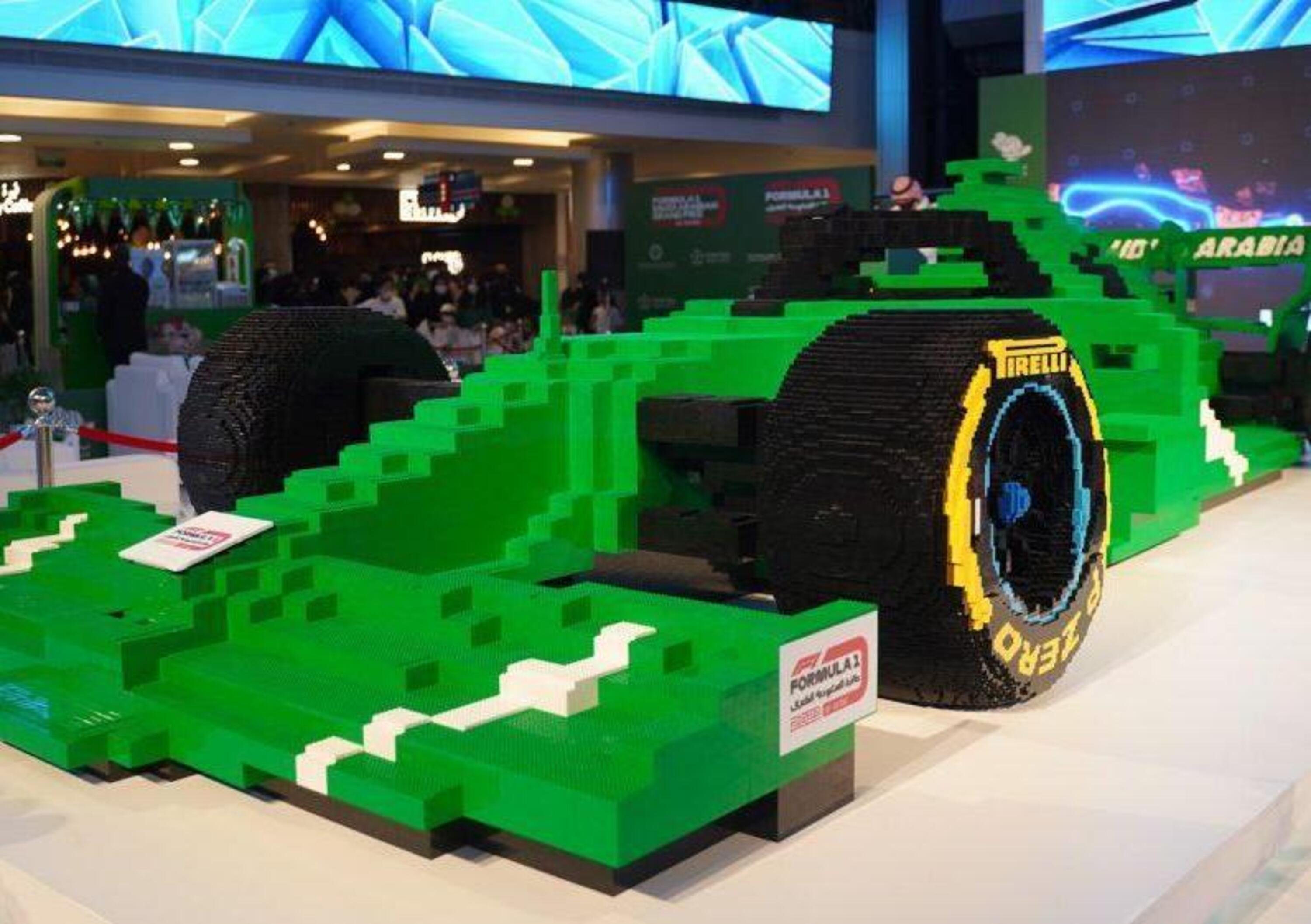 L&rsquo;auto di Formula 1 fatta con 500mila mattoncini Lego. &Egrave; Guinness dei primati