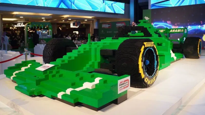L&rsquo;auto di Formula 1 fatta con 500mila mattoncini Lego. &Egrave; Guinness dei primati