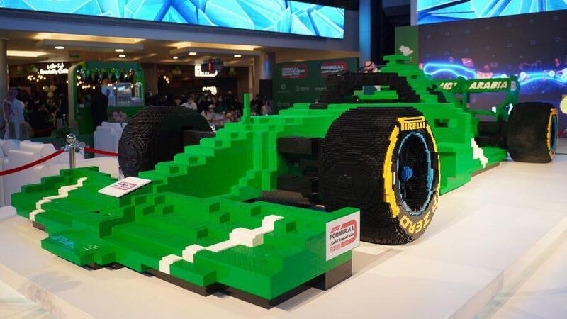 L&rsquo;auto di Formula 1 fatta con 500mila mattoncini Lego. &Egrave; Guinness dei primati