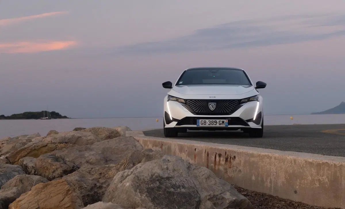 Peugeot 308 BlueHDi 130 S&S GT Line (3)