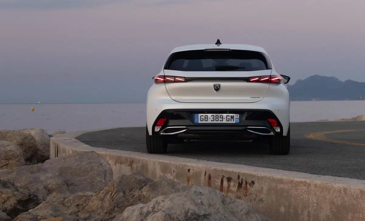 Peugeot 308 BlueHDi 130 S&S GT Line (5)