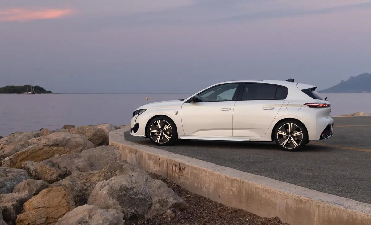 Peugeot 308 BlueHDi 130 S&S GT Line (51)