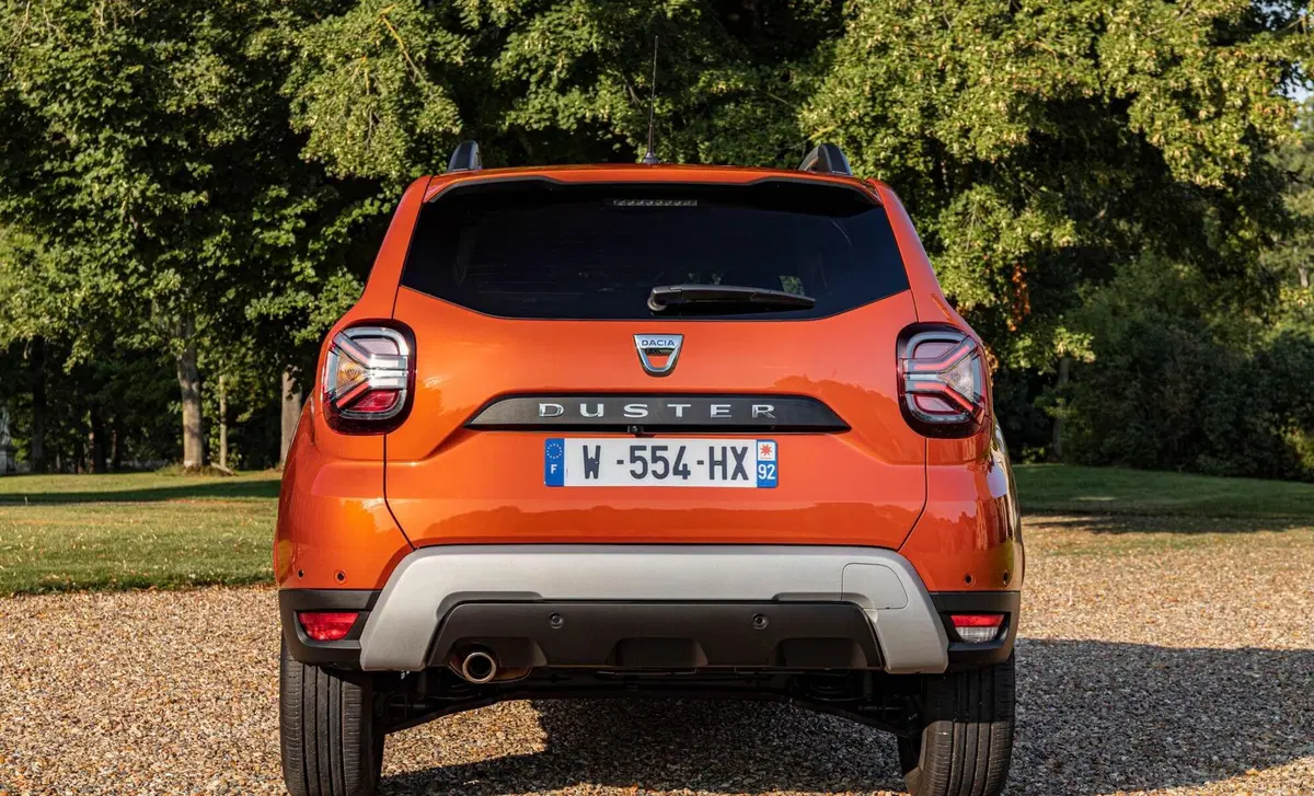 Dacia Duster 1.0 TCe 100 CV 4x2 Techroad (15)
