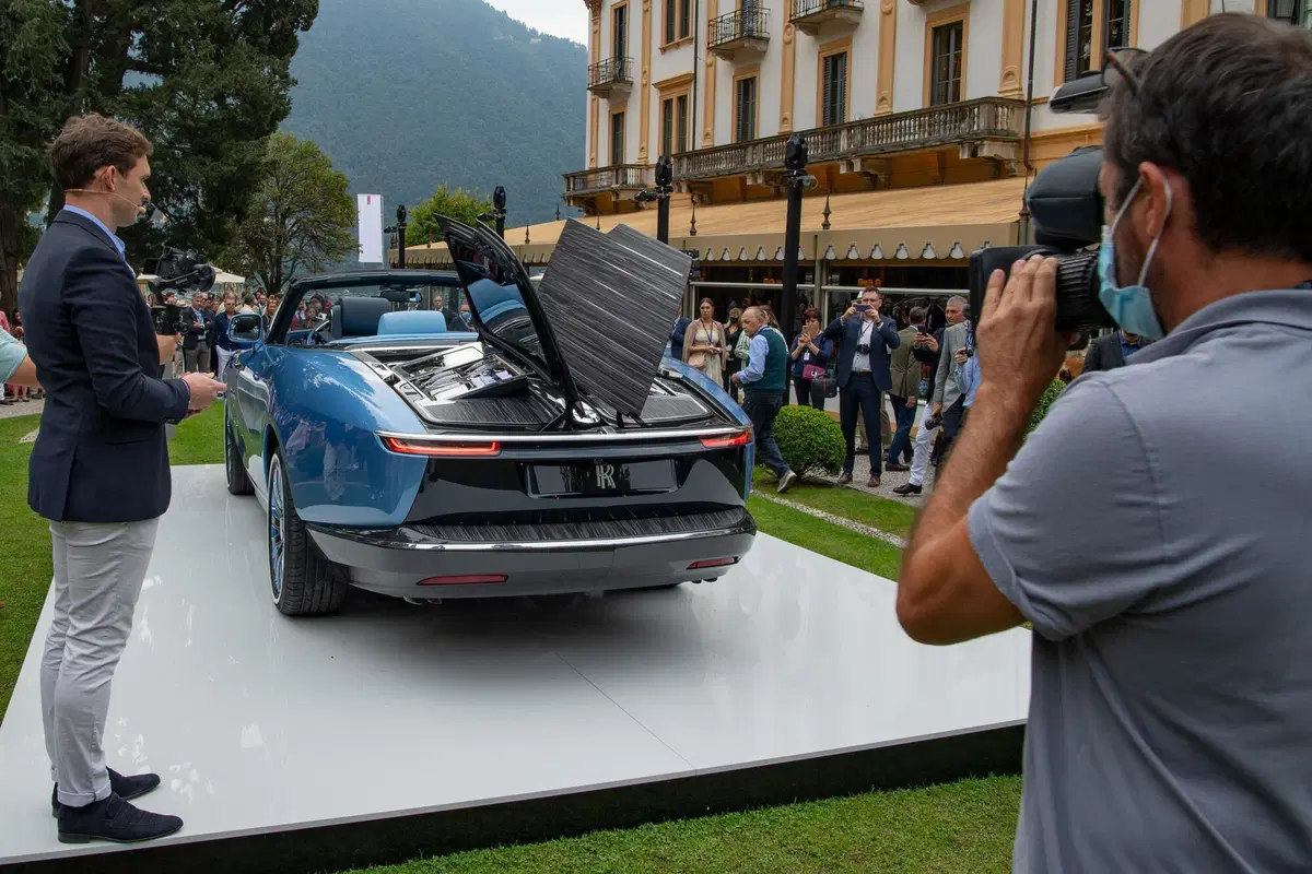 Com'è davvero l'auto più ricca del mondo, Rolls Boat-Tail? Le sorprese toccandola dal vivo (9)