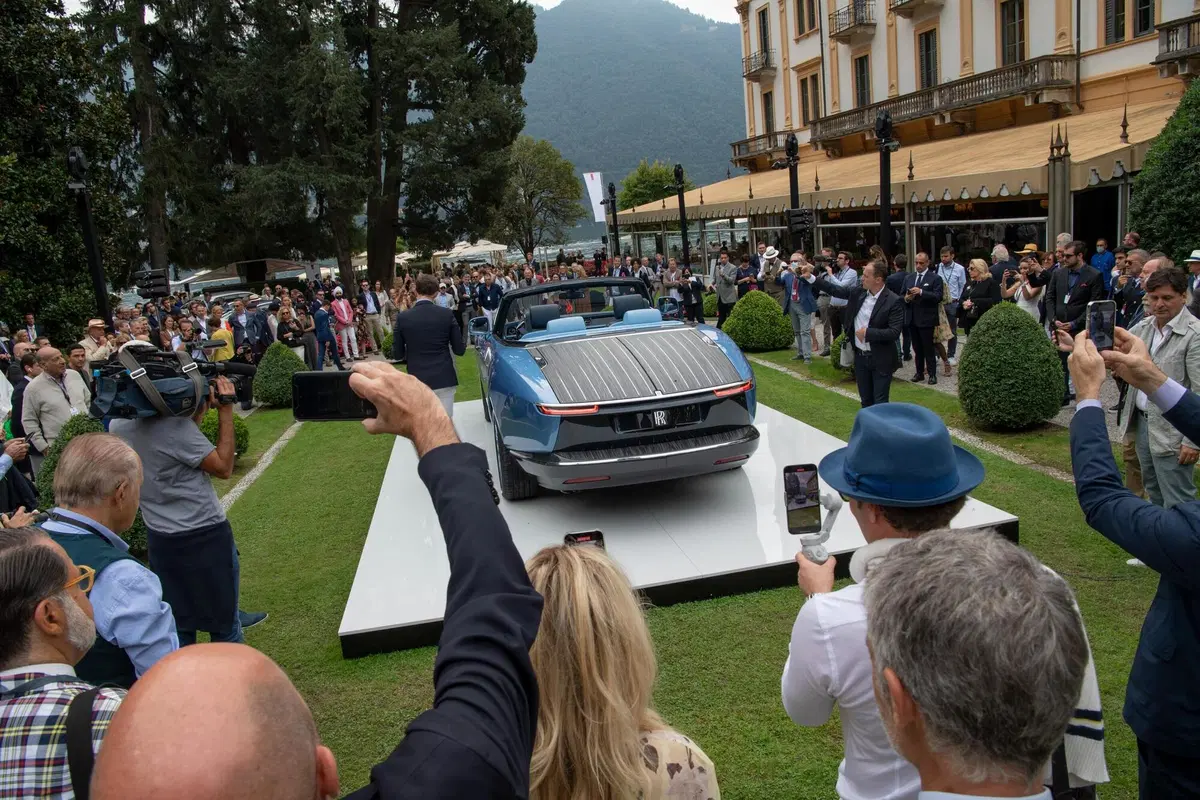 Com'è davvero l'auto più ricca del mondo, Rolls Boat-Tail? Le sorprese toccandola dal vivo (10)