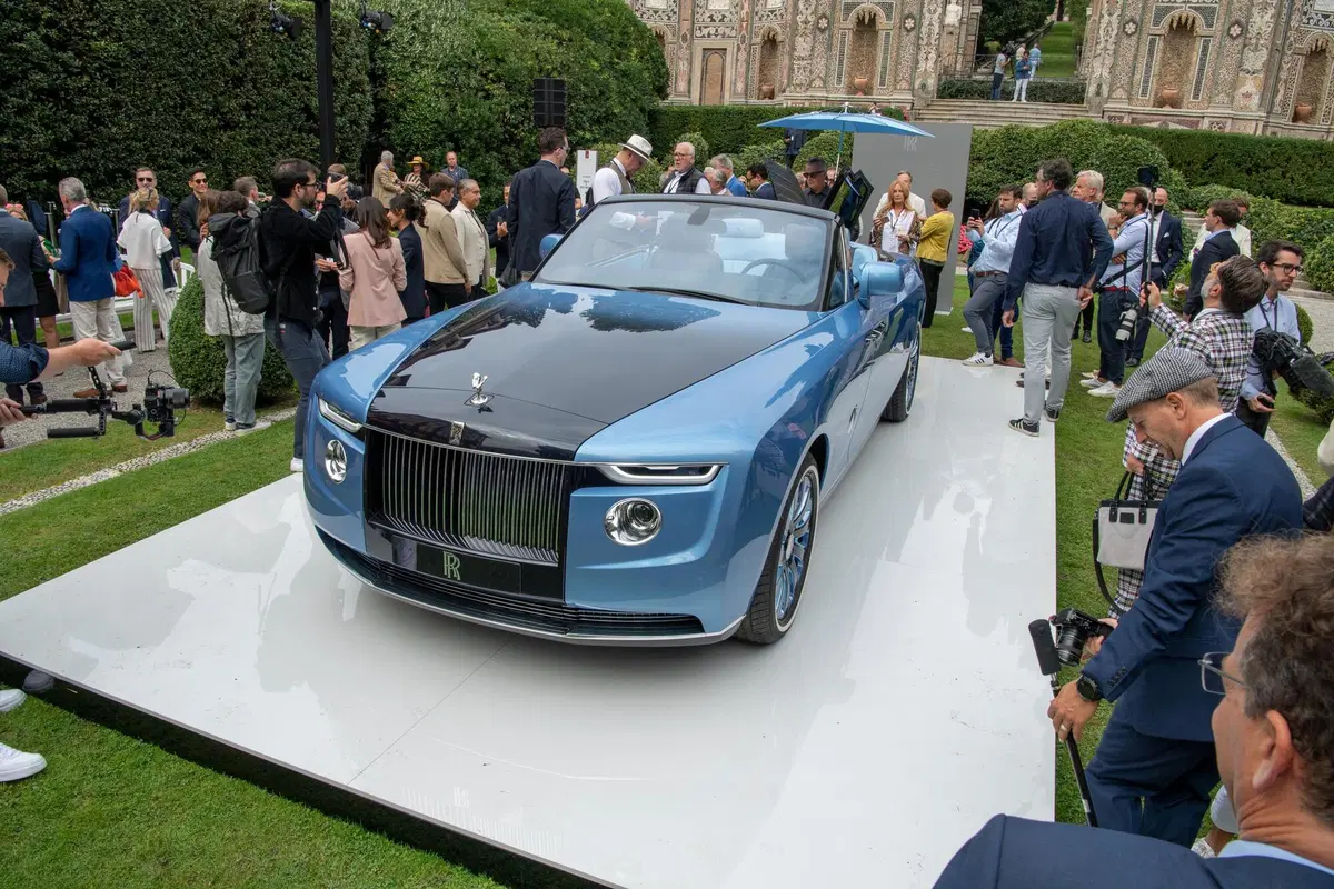 Com'è davvero l'auto più ricca del mondo, Rolls Boat-Tail? Le sorprese toccandola dal vivo (11)