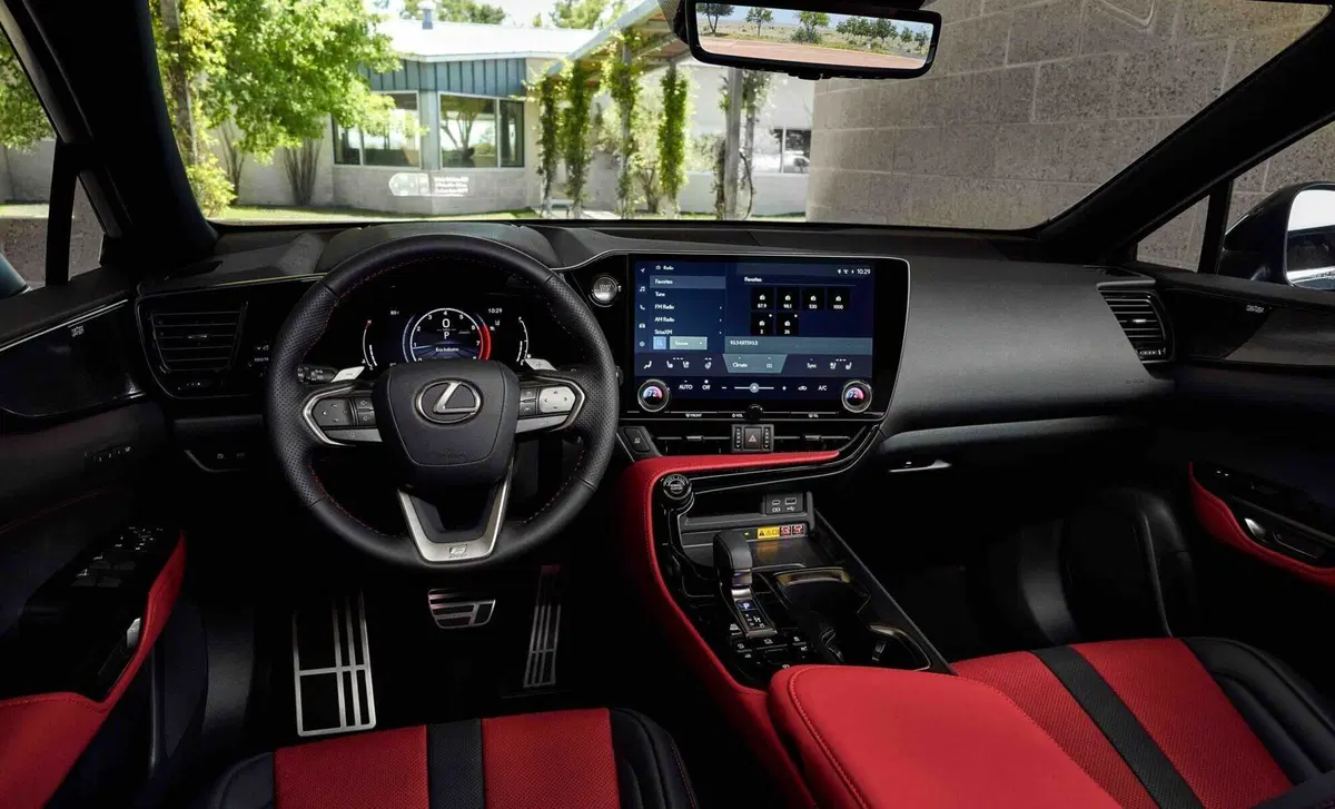 Lexus NX (2021-->>) (16)