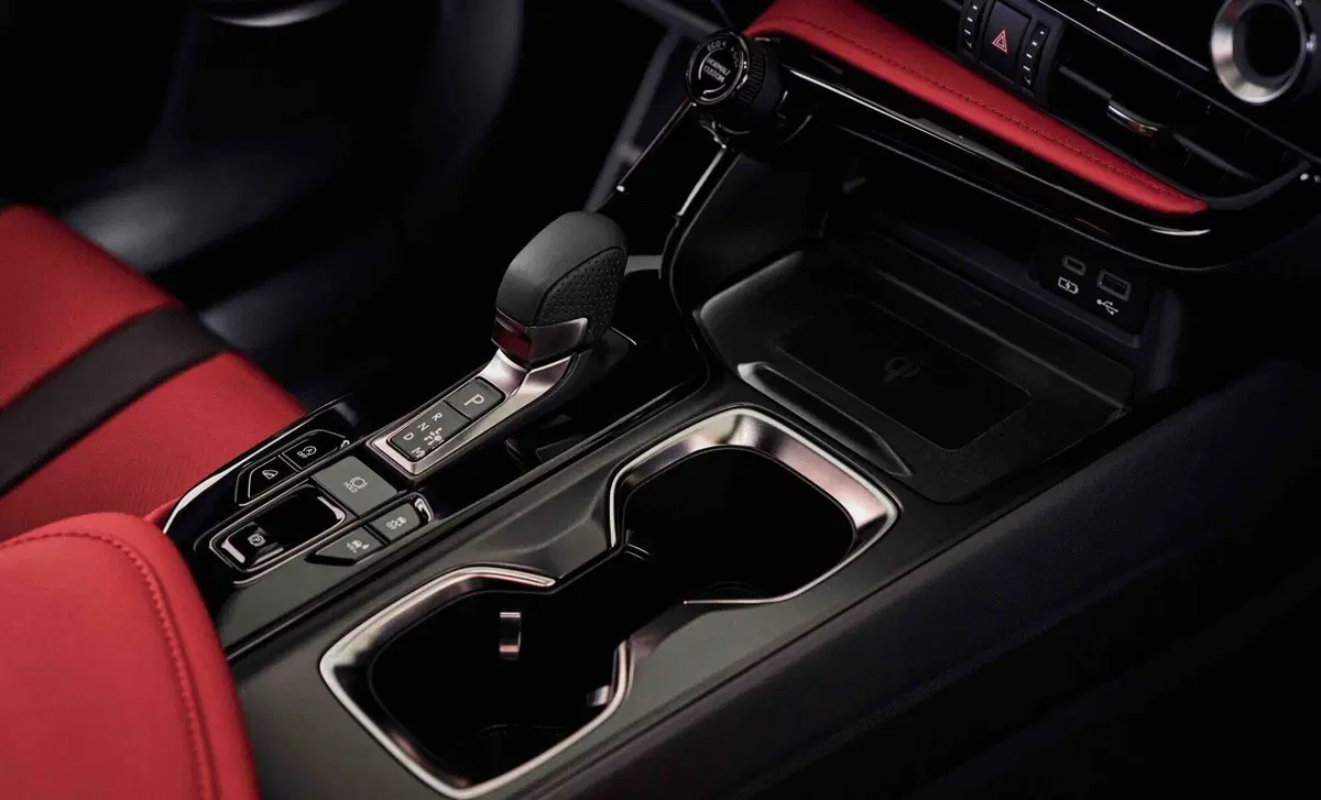 Lexus NX (2021-->>) (23)
