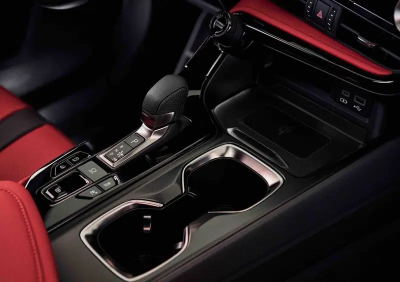 Lexus NX (2021-->>) (23)