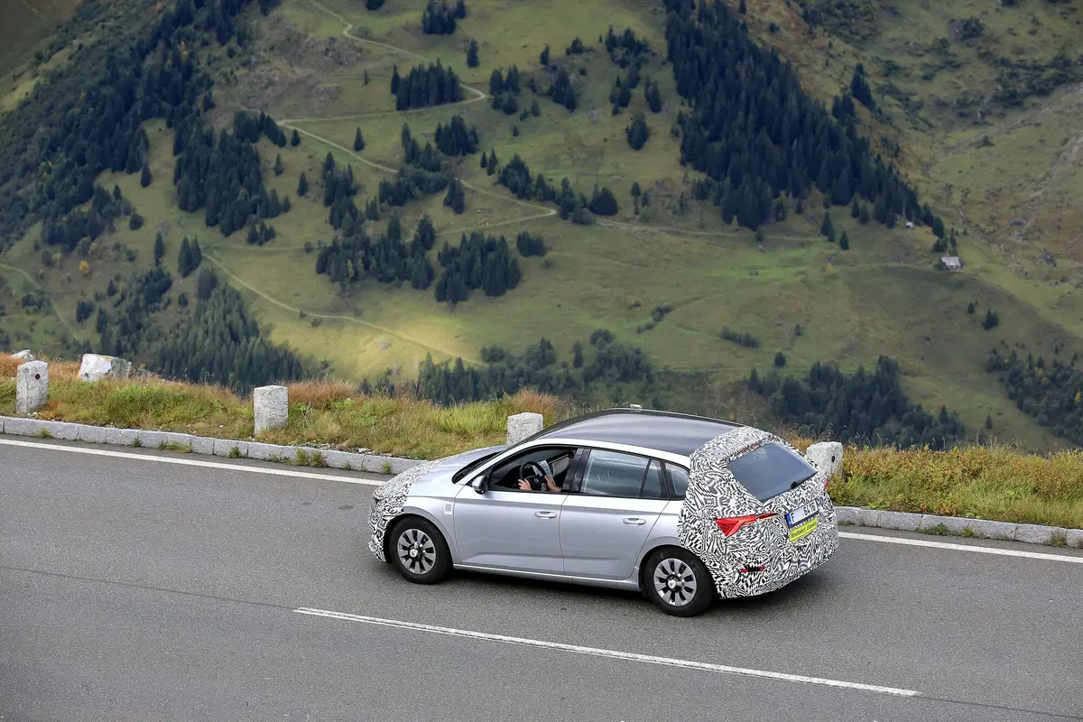 Skoda Scala restyling, le foto spia (18)