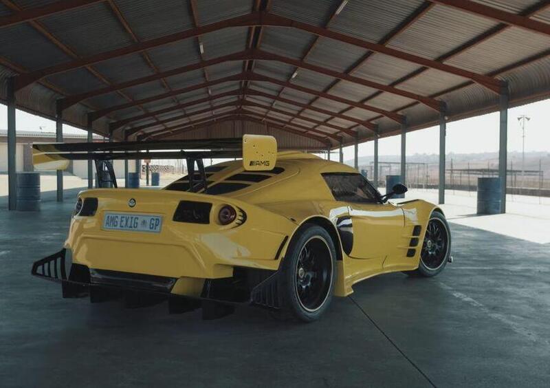 La Lotus Exige (omologata) con un V8 AMG &egrave; un capolavoro da 650 CV