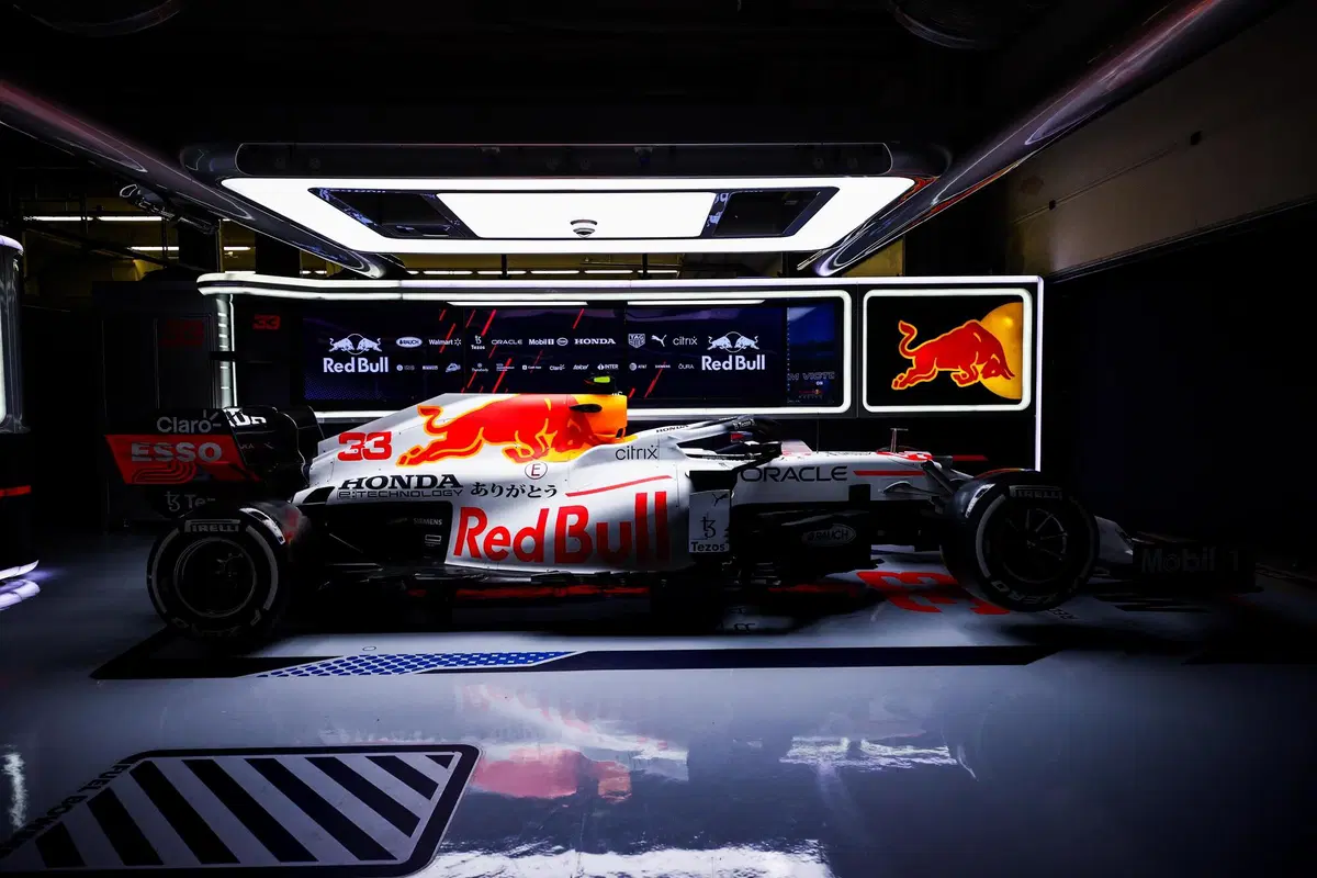 F1, Red Bull e Alpha Tauri livrea speciale in Turchia per omaggiare la Honda (5)