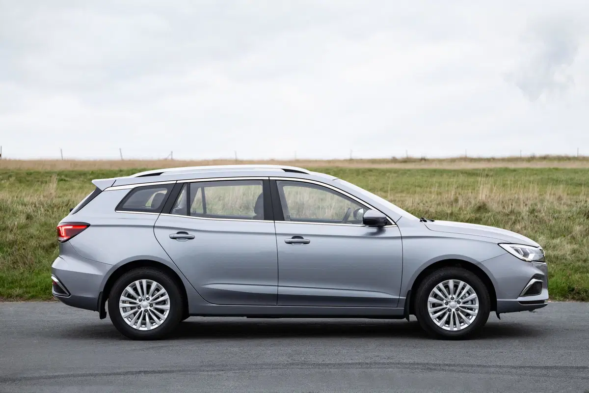 SAIC spinge MG sul mercato BEV europeo: la Marvel R tocca i 200 Km/h e la MG5 costa solo 30K (4)